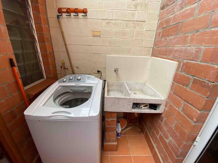 Villa Hermosa Casa , Con Parqueadero En Rionegro Cerca Al Aeropuerto Extérieur photo